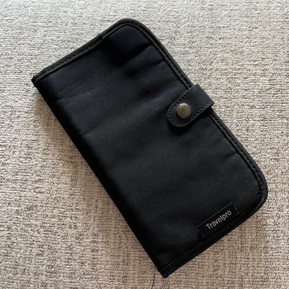 Travelpro travel wallet organizer